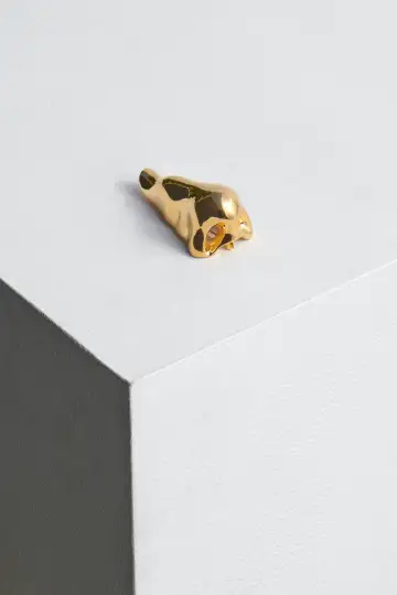 18K GOLD NOSE BROOCH