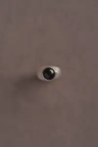 SMALL ONYX DEREN RING