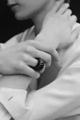 ONYX SHELL RING
